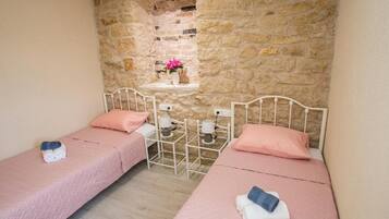 Villa | 4 bedrooms, iron/ironing board