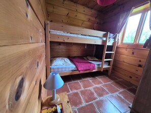 2 habitaciones, tabla de planchar con plancha y wifi 