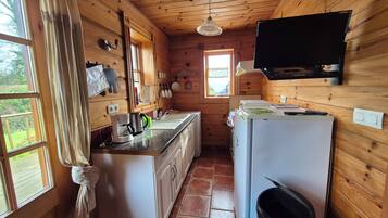 Réfrigérateur, micro-ondes, four, cafetière/bouilloire