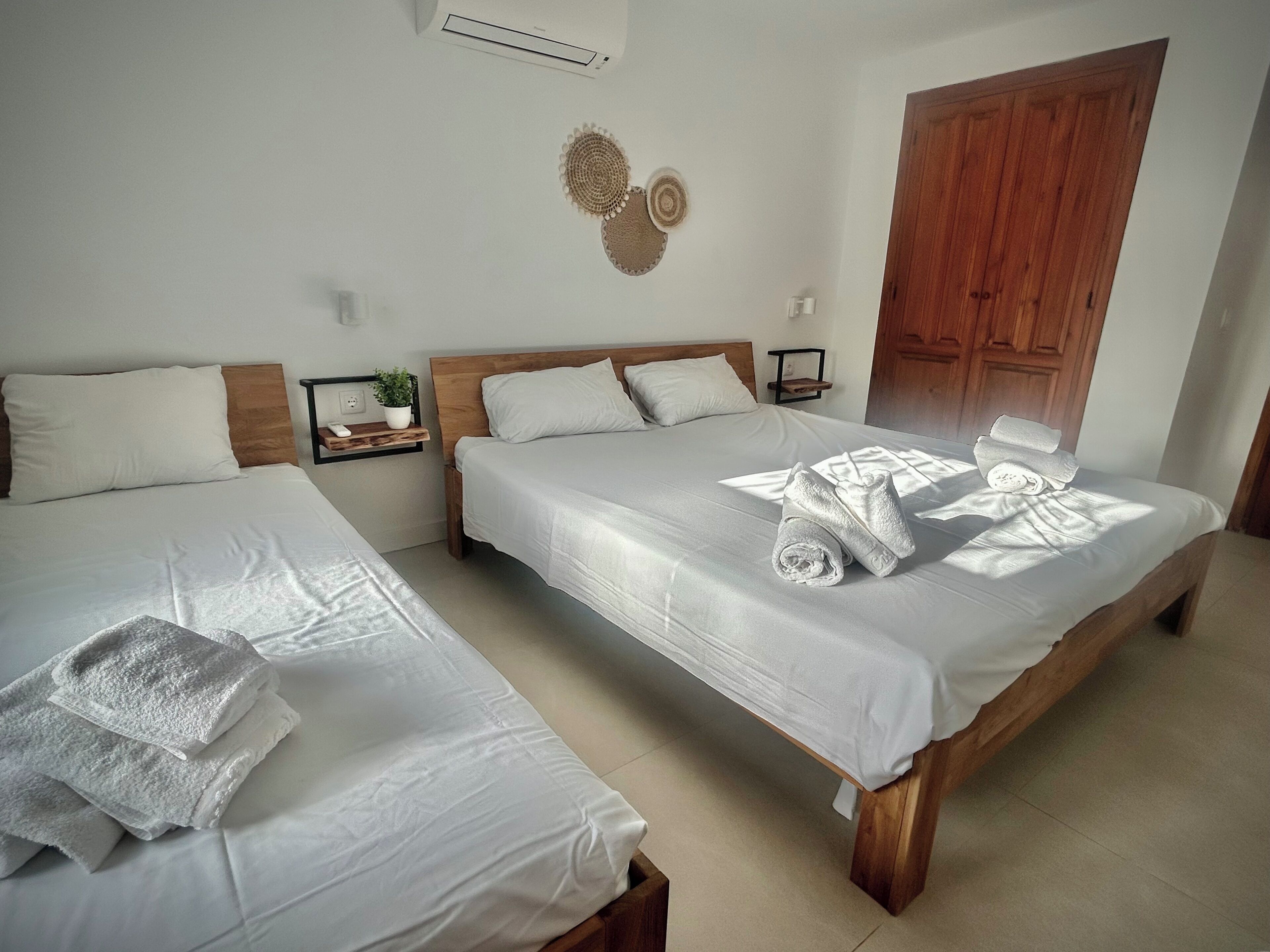 3 makuuhuonetta, silitysrauta/-lauta, internet, vuodevaatteet