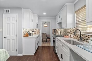 Luokittelematon kuva, 3 kautta 15, painike