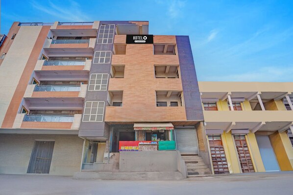 House | Exterior - Hotel O Noida Sector 63 (Noida)