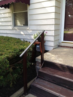 Exterior detail - Birmingham, MI, Bungalow to share with a large private, upstairs bedroom. (Birmingham)