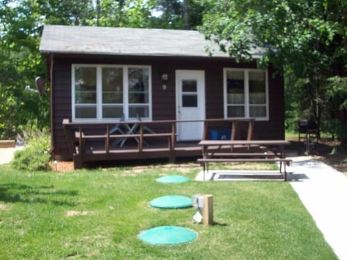 Lakewoods Cottage Resort