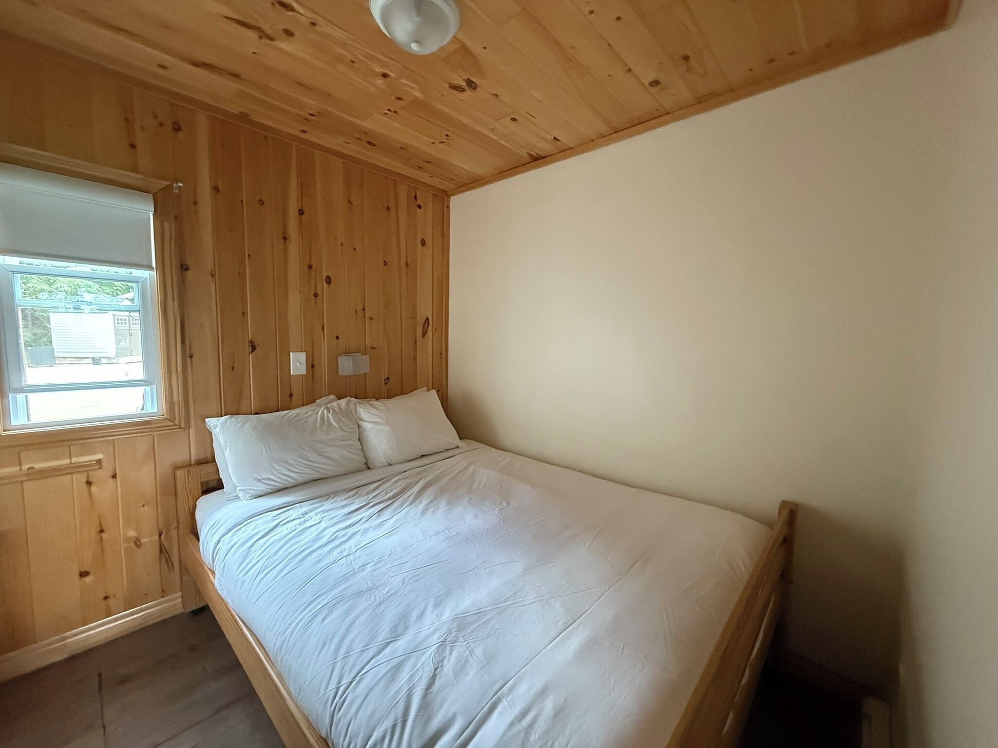 Grand Cottage, Lake View | Individually decorated, individually furnished, soundproofing, free WiFi