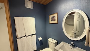 Grand Cottage, Lake View | Bathroom | Free toiletries, hair dryer, towels, soap