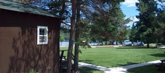 Lakewoods Cottage Resort