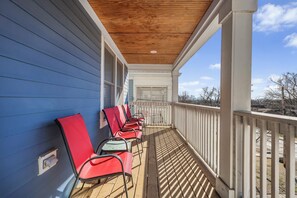 Property grounds - 13A Side by Side Houses. Large Group Accommodation. 3mi from Broadway. (Nashville)