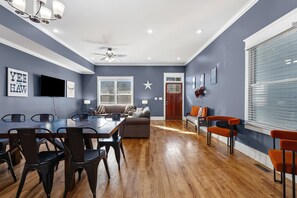 Dining - 13A Side by Side Houses. Large Group Accommodation. 3mi from Broadway. (Nashville)
