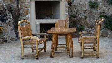 House | Outdoor dining