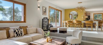 Villa Belvédère: Pool, Spa, Panoramic View, Sleeps 8 in Brem