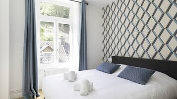 Apartment | 3 bedrooms, iron/ironing board, bed sheets