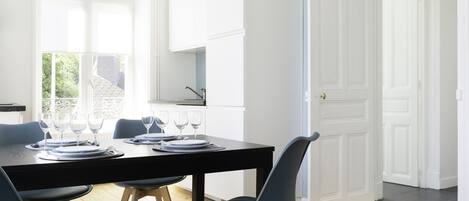 Apartment | Dining