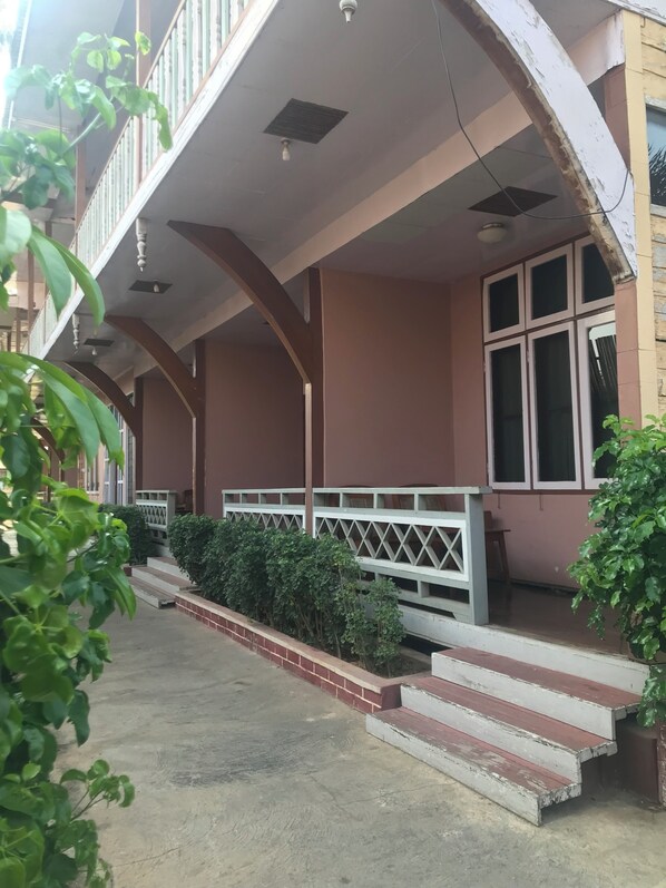 Standard Double or Twin Room, Balcony, Garden View | Exterior detail - Nanda Wunn hotel (Nyaung Shwe)
