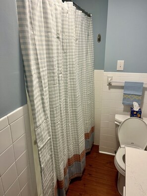 Towels, soap, toilet paper - Philadelphia 2BR Townhome on historic cobblestone street avail for month of June (Philadelphia)