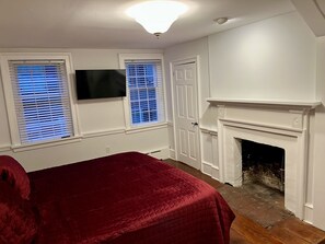 2 bedrooms, WiFi, bed sheets - Philadelphia 2BR Townhome on historic cobblestone street avail for month of June (Philadelphia)