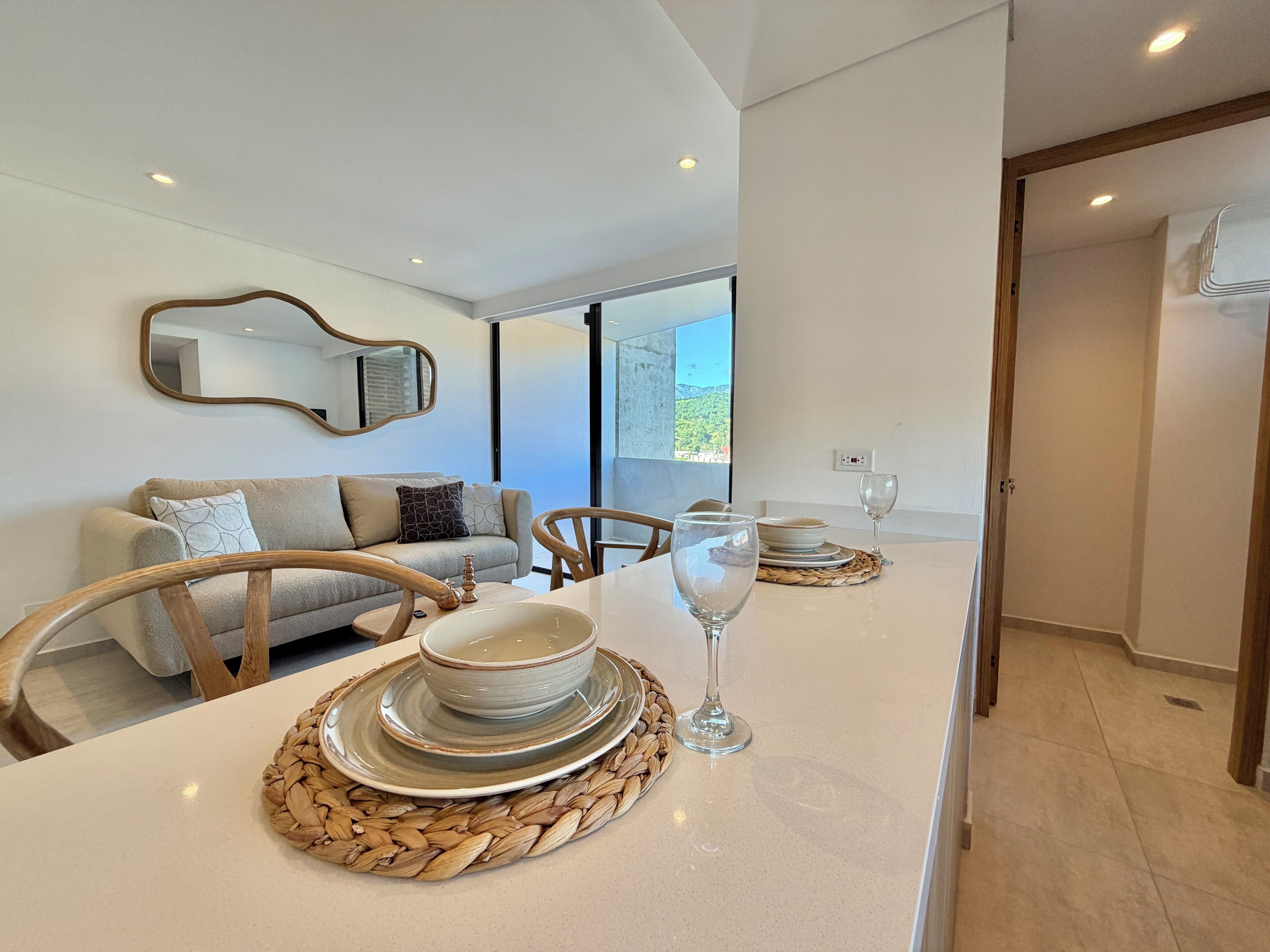 Departamento estándar, vista a la colina | Comedor