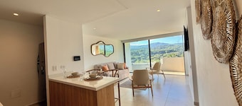 Villeta Getaway Pool Balcony Relax Vibes