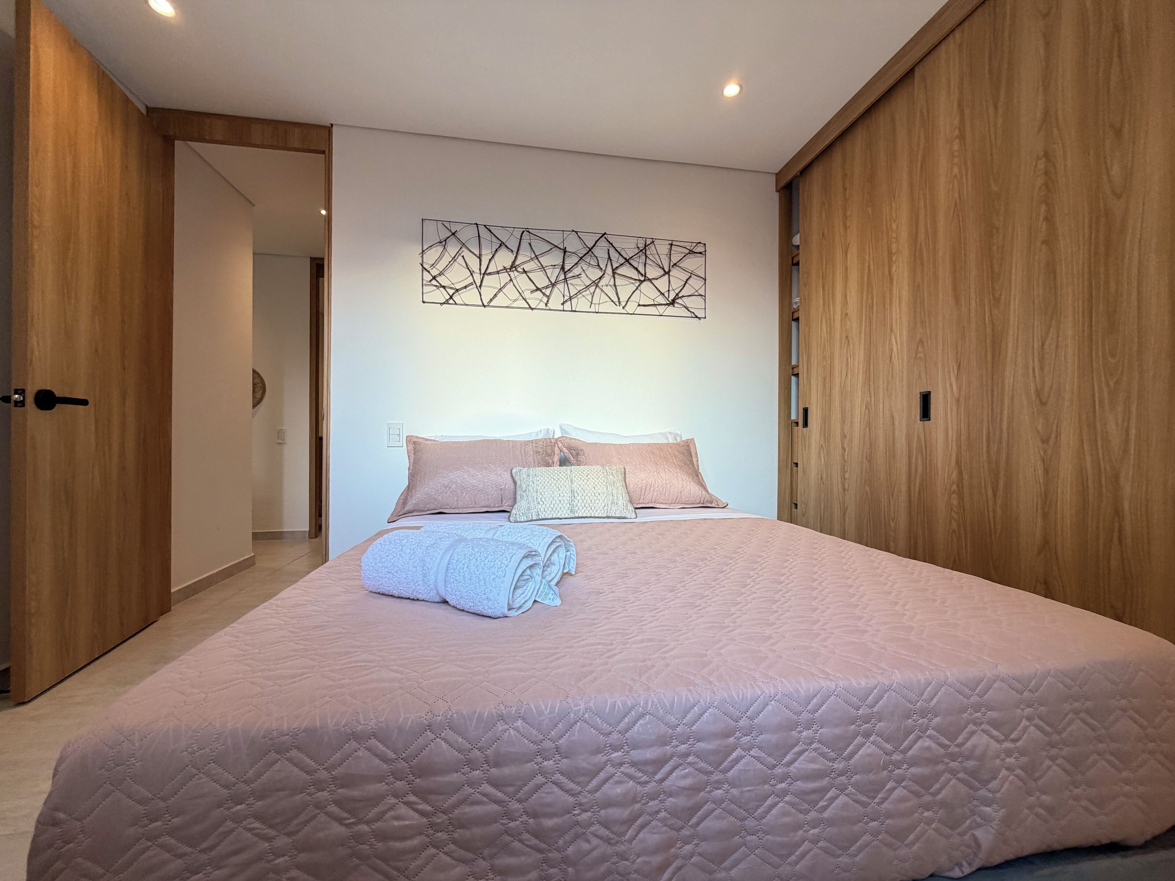 Luxury Apartment, Hill View