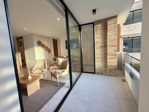 Villeta Getaway Pool Balcony Relax Vibes