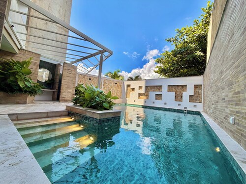 Villeta Getaway Pool Balcony Relax Vibes