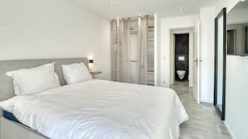 Apartment | 2 bedrooms, laptop workspace, iron/ironing board, bed sheets