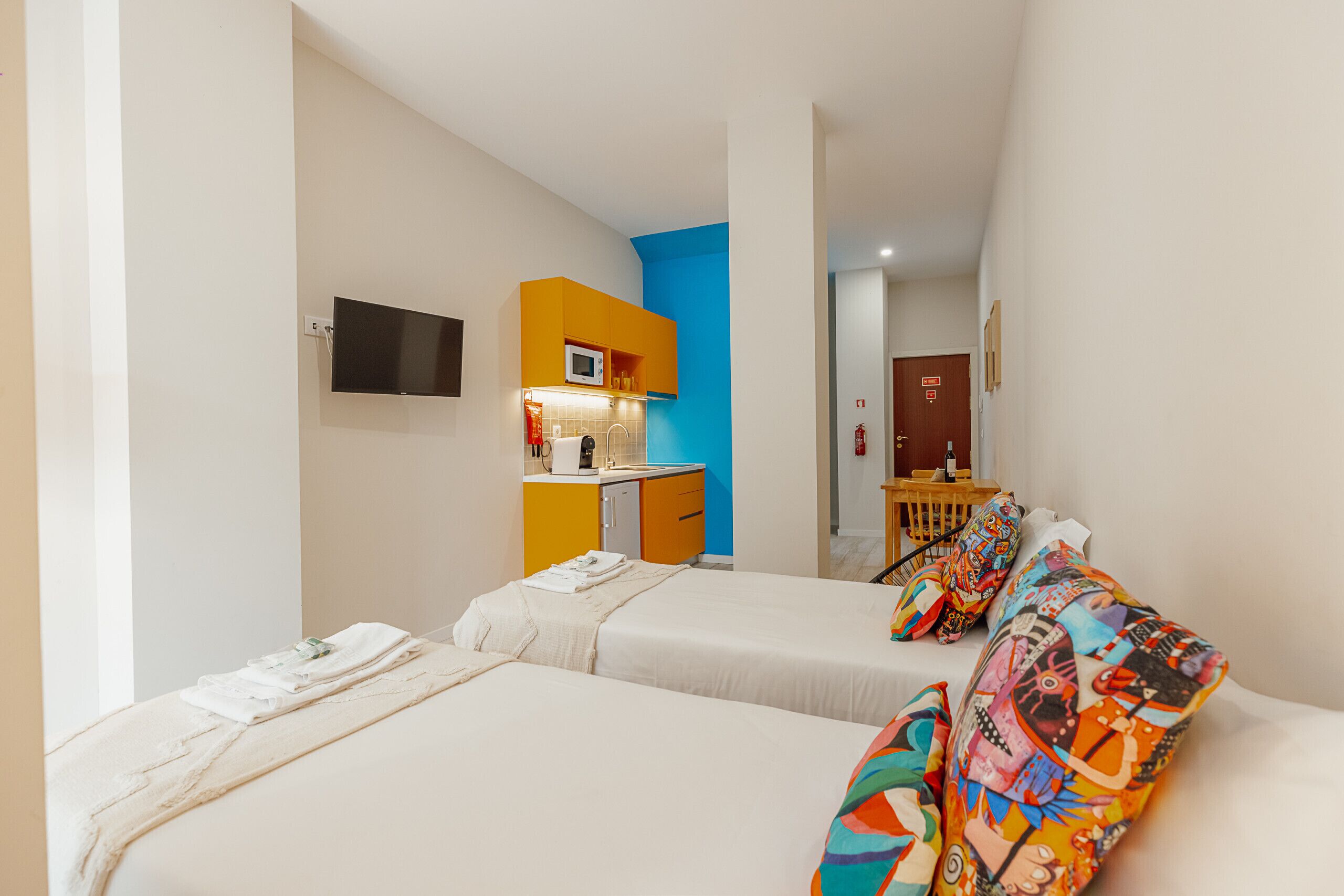 Iron/ironing board, free WiFi, bed sheets