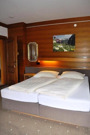 Double Room, Balcony, Mountain View