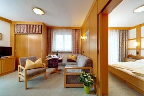 Unclassified image, 3 of 21, button