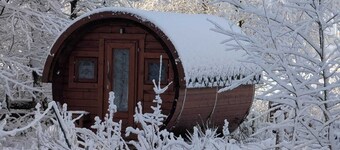 The sunflower - sleeping barrel in a natural idyll with panoramic window