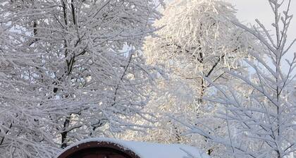 Die Sonnenblume – Schlaffass in Naturidylle mit Panoramafenster