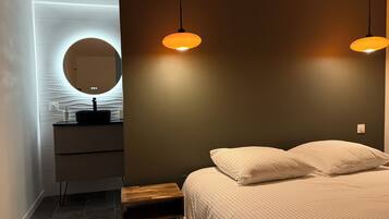 4 chambres, lit parapluie, Wi-Fi gratuit, draps fournis