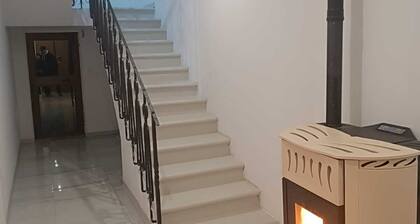 Nice b&b near the station, with excursions to the Angeli dike and Ravenna