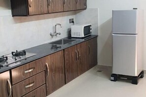 Private kitchen - Faizi apartment pizza shop  (Faisalabad)