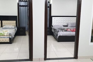 Unclassified image, 4 of 17, button