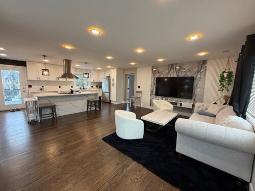 Fully Furnished 3-Bedroom Home with outdoor Deck & Prime Occoquan Location