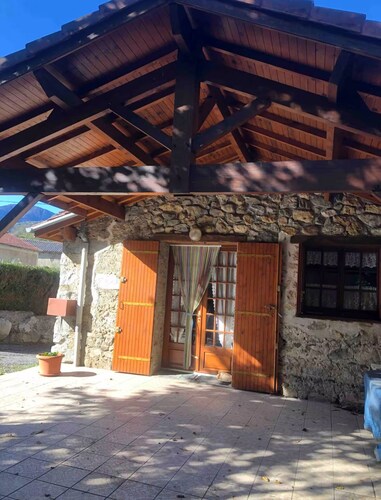 Magnificent rustic chalet in the heart of the mountains