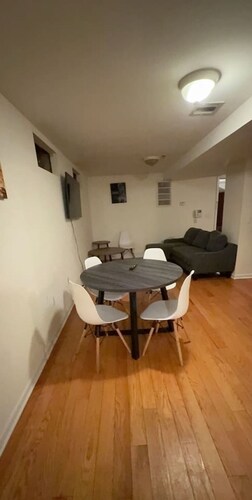 Cozy 2BR/1BA Basement Apartment: Private & Modern