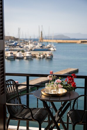 ดีล  ักซ์อพาร์ทเมนท์, วิวทะเล