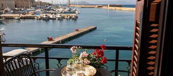 3 Sails - 2BR on Venetian Harbour 