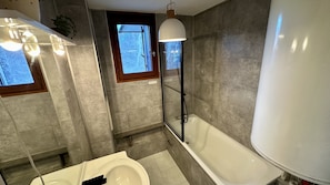 Căn hộ | Phòng tắm | Máy sấy tóc