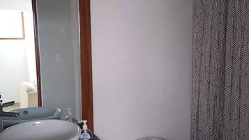 Phòng, 1 phòng ngủ, hút thuốc, sân hiên | Phòng tắm