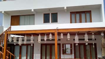 غرفة - غرفة نوم واحدة - للمدخنين - برواق | حمام سباحة | حمّام سباحة خارجي