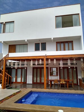 Habitación, 1 habitación, para fumadores, patio | Alberca | Alberca al aire libre 