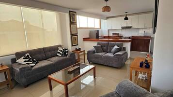 House, 6 Bedrooms, Private Pool, Pool View | Living room