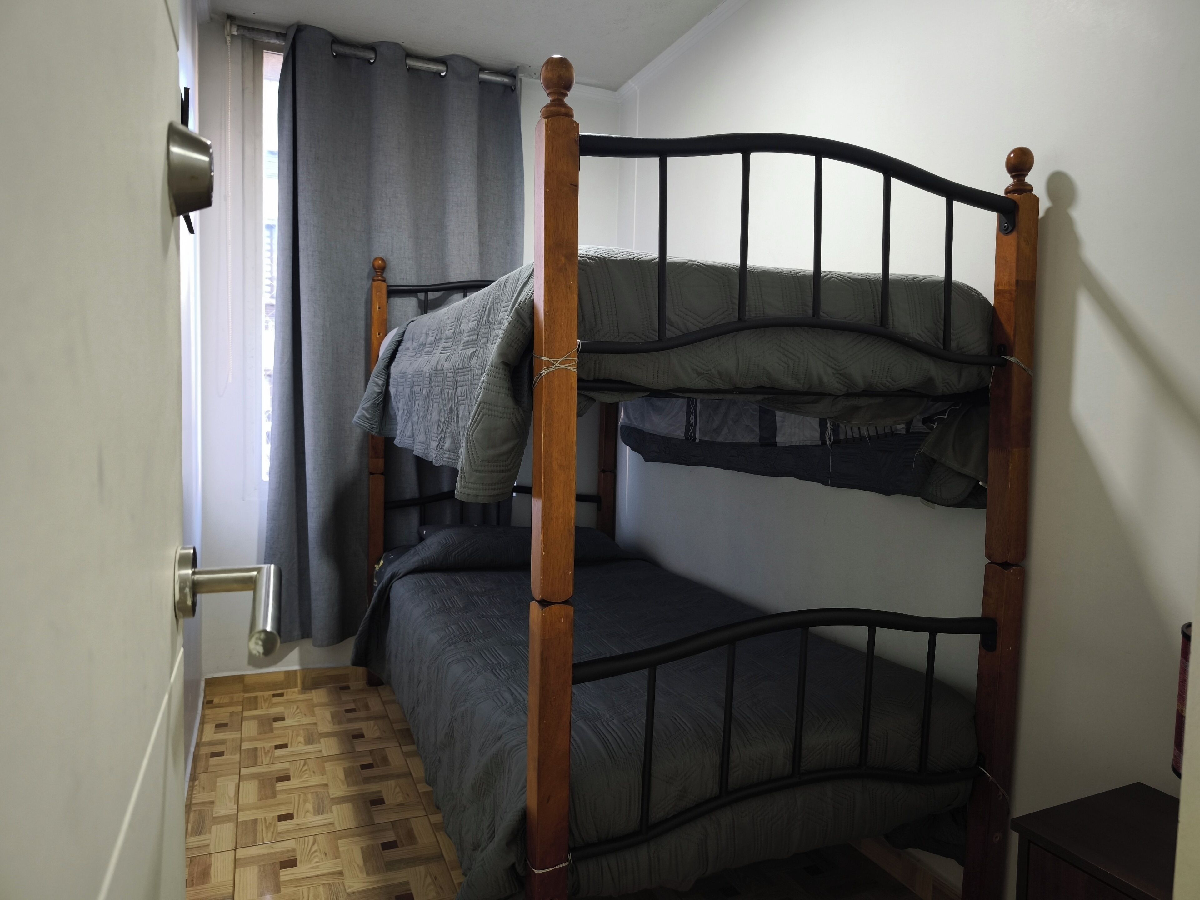 クラシック アパートメント バルコニー シティビュー