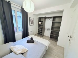 2 habitaciones, tabla de planchar con plancha, wifi y ropa de cama 