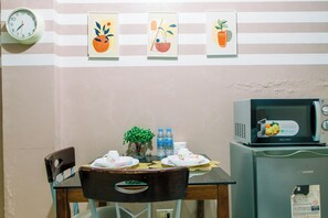 Apartment, 1 Bedroom, Accessible | Dining room - Cozy Room in Taguig With 1 Bedroom and Kitchenette (Taguig)