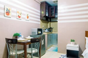 Apartment, 1 Bedroom, Accessible | Private kitchen - Cozy Room in Taguig With 1 Bedroom and Kitchenette (Taguig)