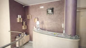 Check-in-/Check-out-Schalter